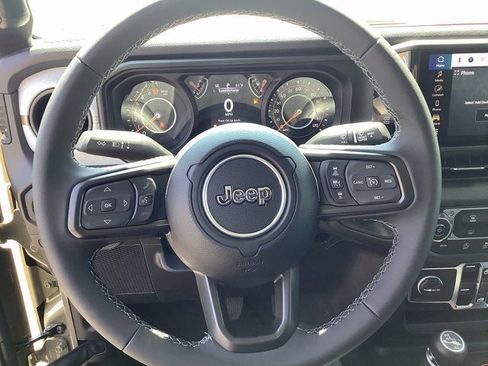 New 2025 Jeep Gladiator Sport image 11