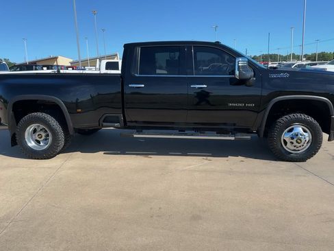 Used 2023 Chevrolet Silverado 3500 High Country w/ Snow Plow Prep/Camper Package AWD/4WD image 2