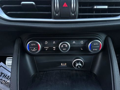 Used 2022 Alfa Romeo Stelvio Sprint image 42