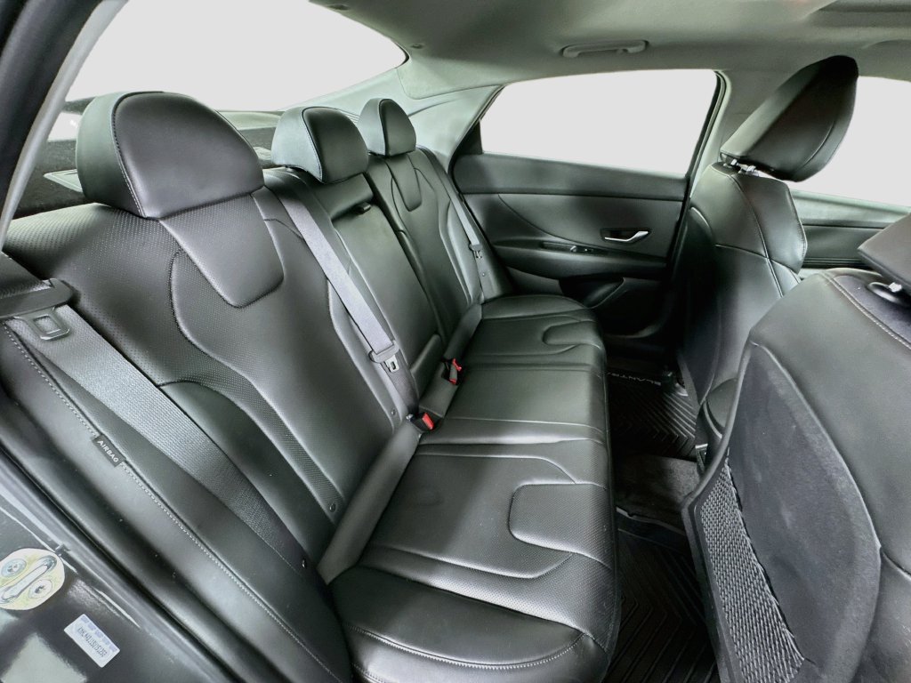 Certified 2025 Hyundai Elantra Limited FWD image 29