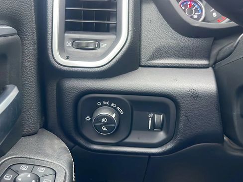 Used 2025 RAM 3500 Big Horn AWD/4WD image 19