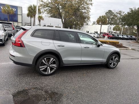 Certified 2025 Volvo V60 B5 Cross Country Plus image 11
