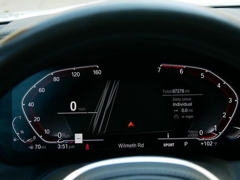 Used 2019 BMW 330i Sedan w/ M Sport Package RWD image 15