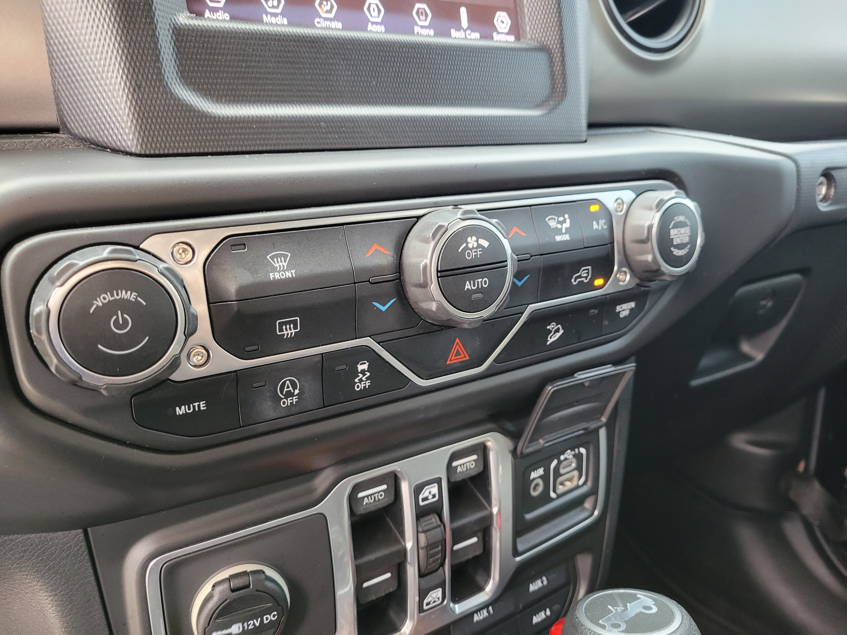 Used 2018 Jeep Wrangler Unlimited Sport S AWD/4WD image 20