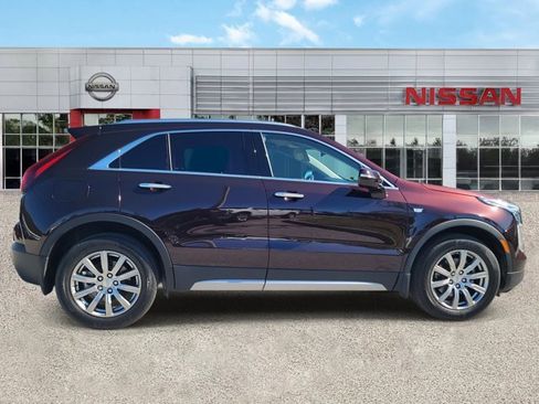 Used 2021 Cadillac XT4 Premium Luxury image 3