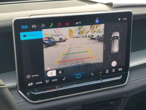 New 2026 Volkswagen Tiguan SE R-Line FWD image 25