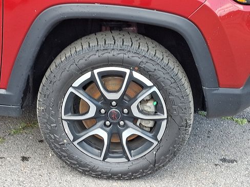 Used 2025 Jeep Compass Trailhawk AWD/4WD image 8