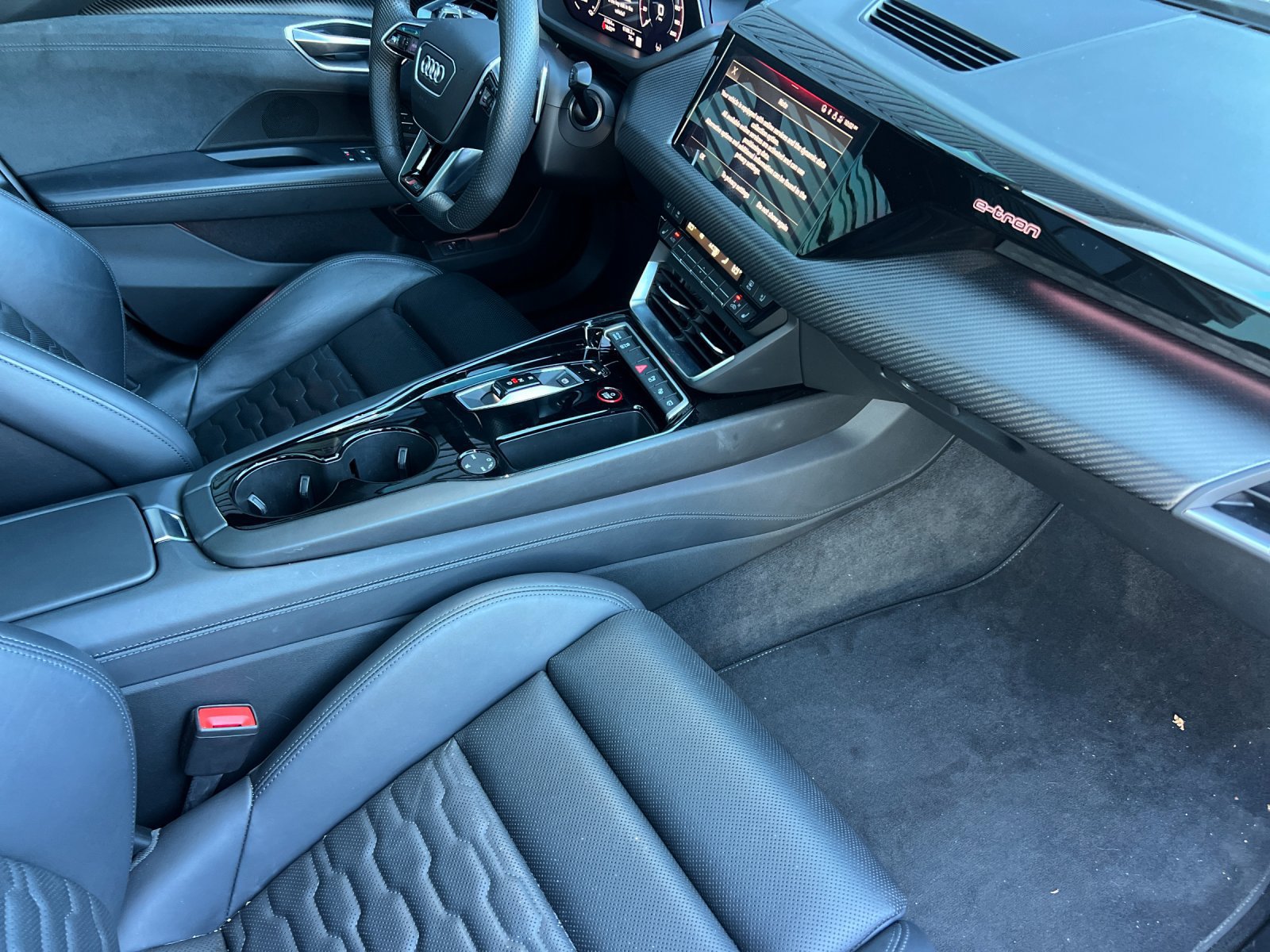 Used 2024 Audi RS e-tron GT w/ Ceramic Brake Package AWD/4WD image 15