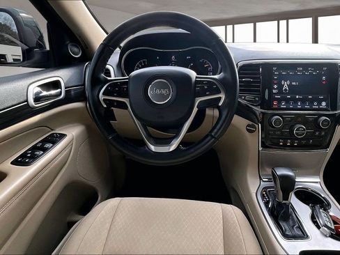 Used 2022 Jeep Grand Cherokee Laredo E image 6