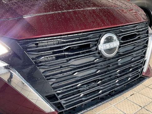 Used 2025 Nissan Altima 2.5 SV FWD image 25