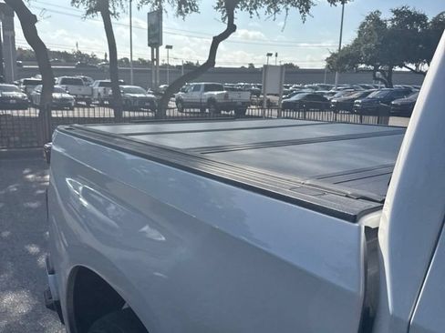 Used 2020 Chevrolet Silverado 1500 High Country w/ Technology Package AWD/4WD image 10