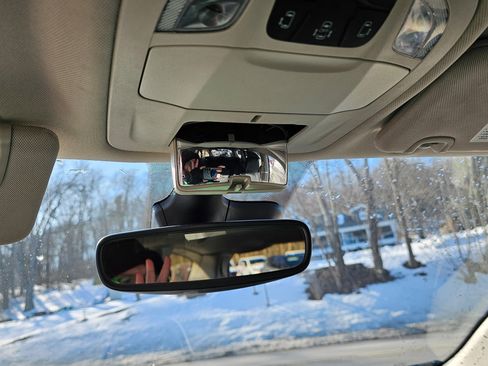 Used 2024 Chrysler Pacifica Touring-L image 33