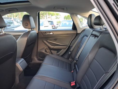 Used 2023 Volkswagen Jetta SE FWD image 8