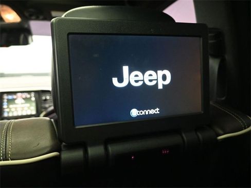 Used 2014 Jeep Grand Cherokee Overland w/ Advanced Technology Group image 24