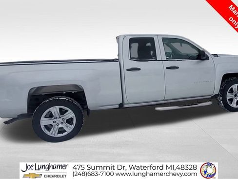 Used 2018 Chevrolet Silverado 1500 Custom w/ Custom Value Package image 10