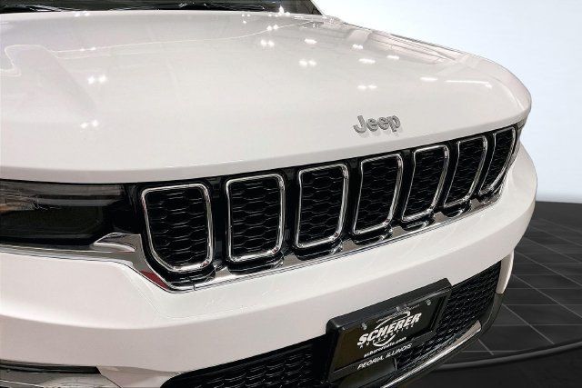 Used 2024 Jeep Grand Cherokee Limited AWD/4WD image 30
