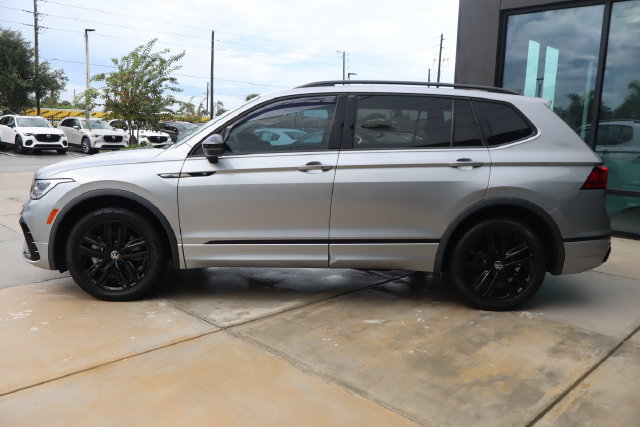 Used 2022 Volkswagen Tiguan SE R-Line FWD image 7
