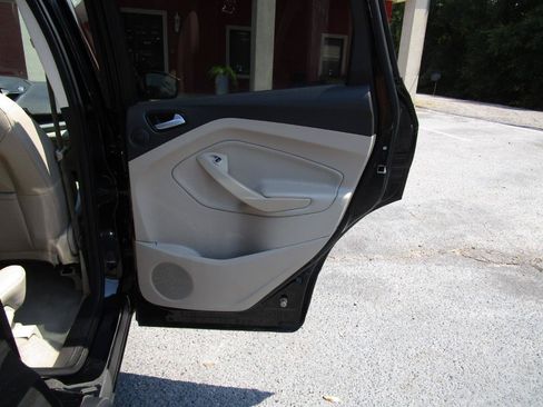 Used 2016 Ford Escape SE w/ SE Leather Comfort Package FWD image 29