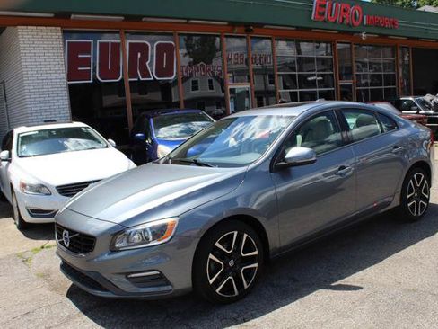 Used 2017 Volvo S60 T5 Dynamic FWD image 1