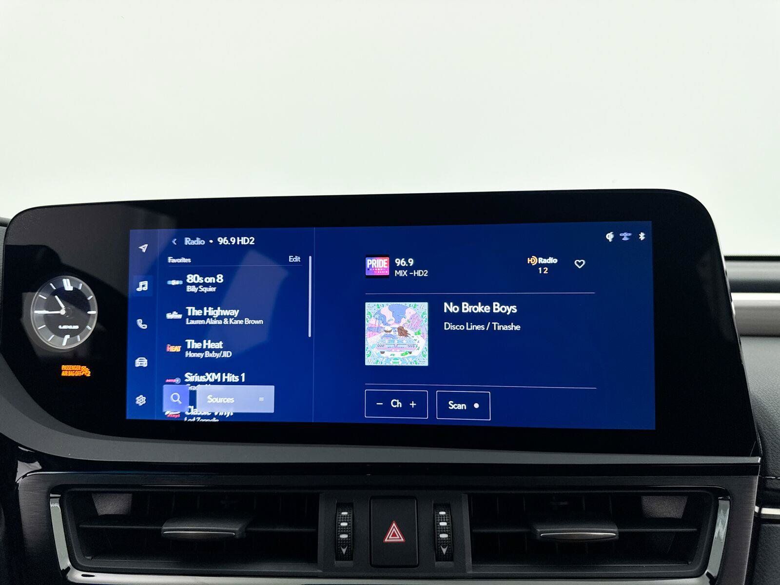 Used 2024 Lexus ES 300h F Sport w/ Accessory Package (Z1) FWD image 22