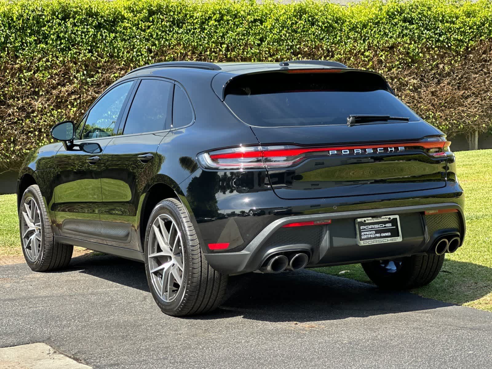 Used 2026 Porsche Macan AWD/4WD image 3