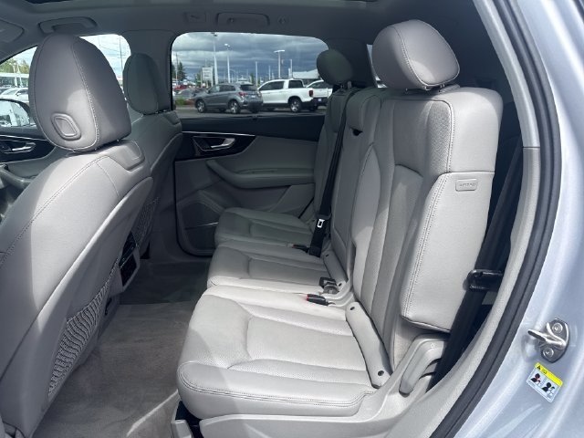 Used 2022 Audi Q7 3.0T Premium Plus w/ Premium Plus Package AWD/4WD image 14