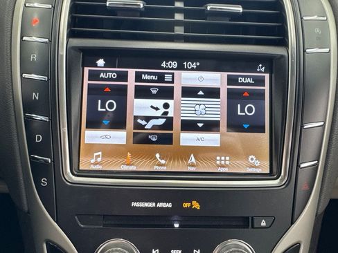 Used 2019 Lincoln Nautilus Select AWD/4WD image 27