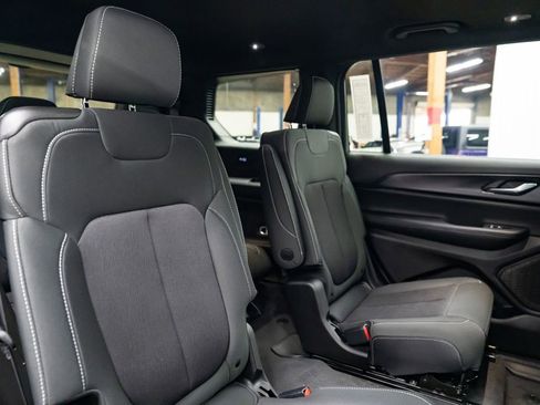 New 2026 Jeep Grand Cherokee L 4WD image 32