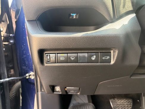 Used 2019 Toyota RAV4 XSE w/ XSE Weather Package AWD/4WD image 28