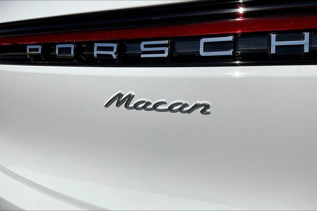 Used 2026 Porsche Macan AWD/4WD image 23
