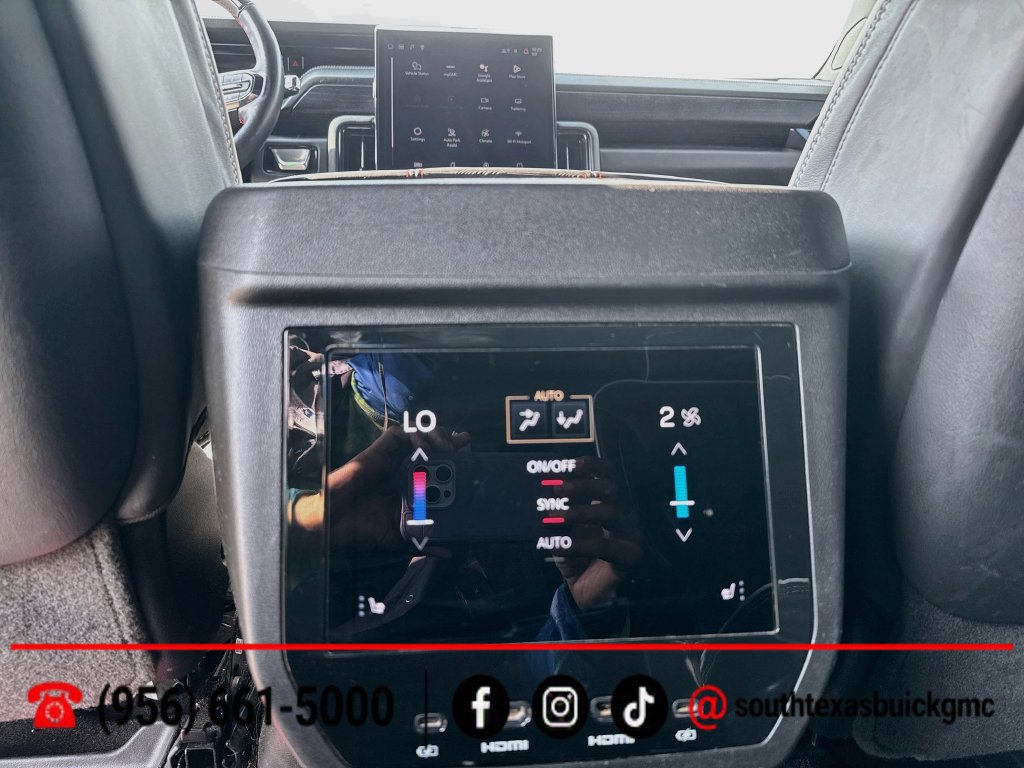 Used 2025 GMC Yukon XL AT4 Ultimate AWD/4WD image 24