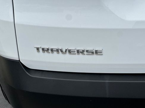 Used 2022 Chevrolet Traverse LS FWD image 26
