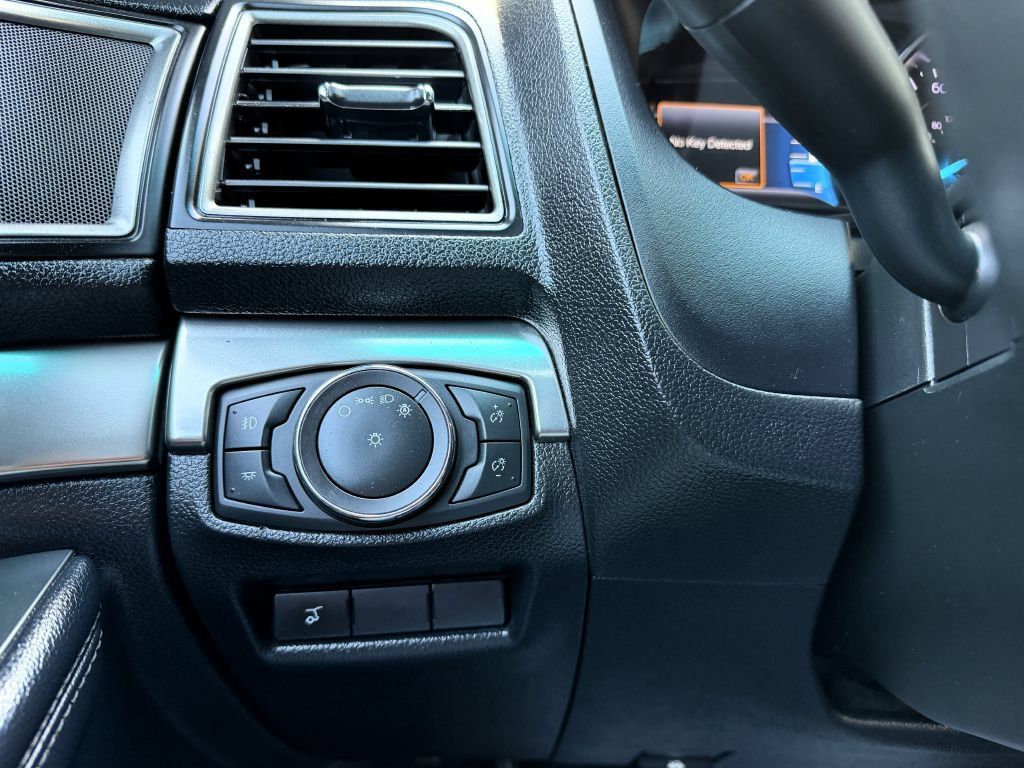 Used 2019 Ford Explorer XLT w/ Equipment Group 202A FWD image 22