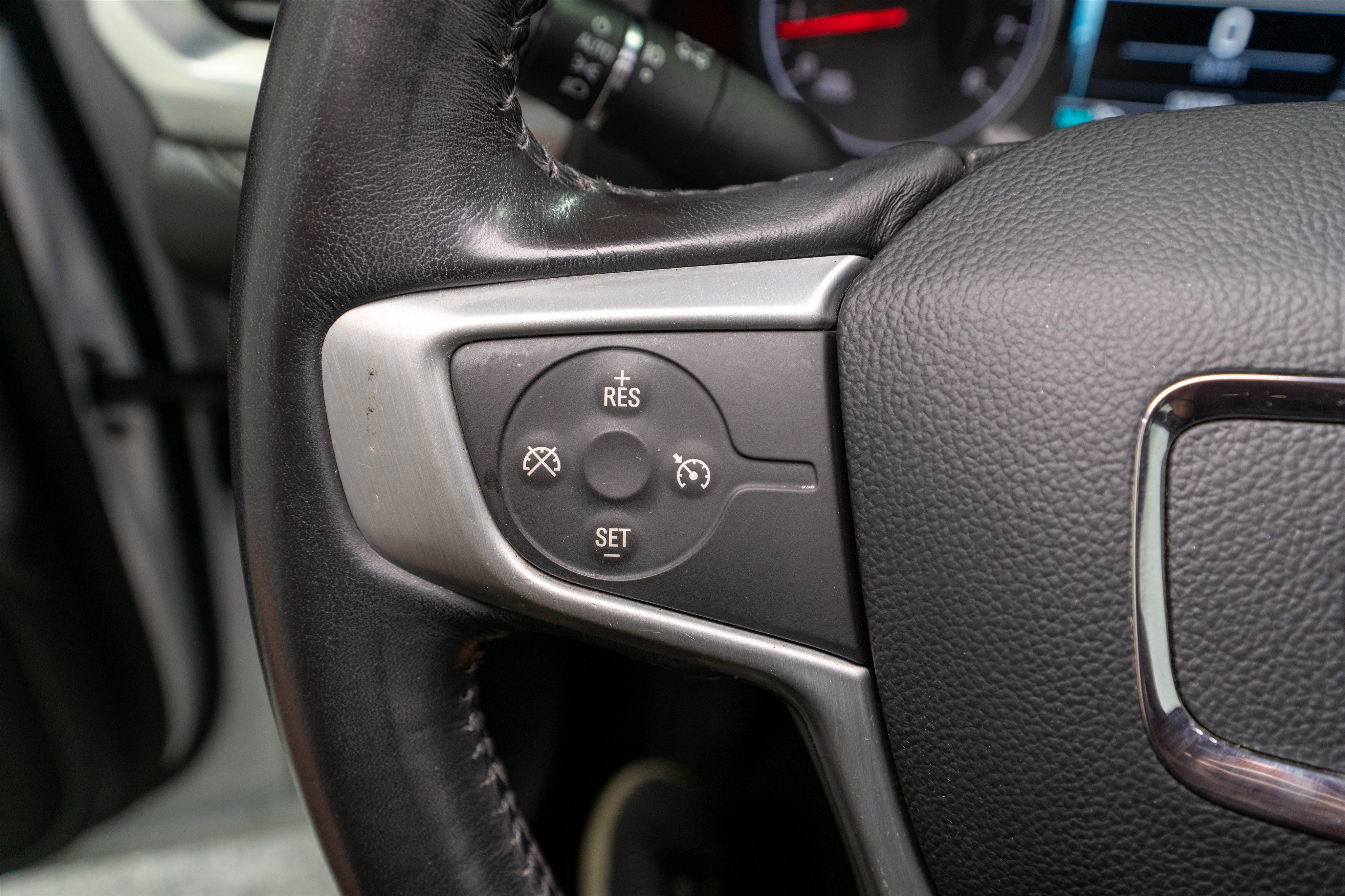 Used 2018 GMC Acadia SLT FWD image 24