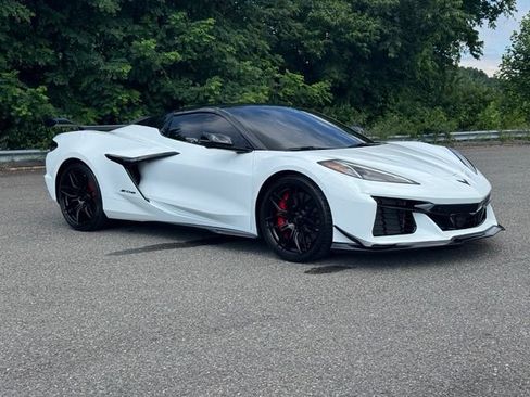 Used 2023 Chevrolet Corvette Z06 w/ Battery Protection Package RWD image 11