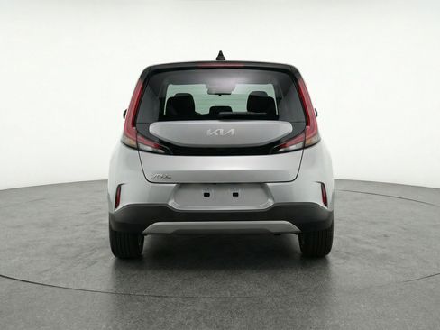 Used 2025 Kia Soul LX w/ LX Technology Package image 7