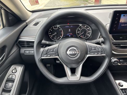 New 2026 Nissan Altima 2.5 SV FWD image 13