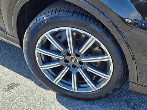 Used 2023 Audi Q7 2.0T Premium Plus w/ Premium Plus Package AWD/4WD image 34