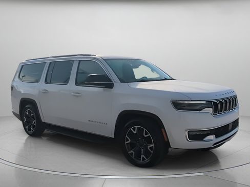 Used 2023 Jeep Wagoneer L Series III w/ Preferred Equipment Group image 35