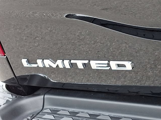 Used 2025 RAM 3500 Limited AWD/4WD image 41
