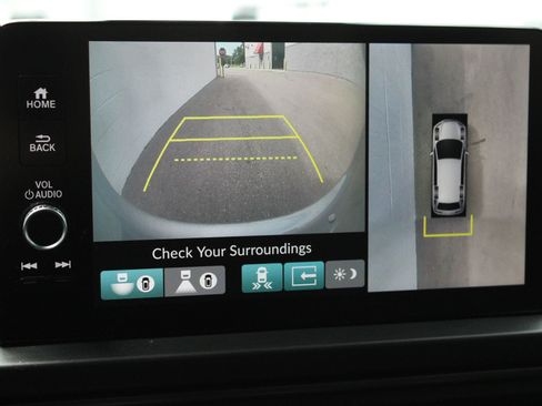 Used 2025 Honda Pilot TrailSport image 43