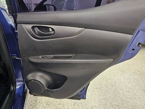 Used 2019 Nissan Rogue Sport S image 28