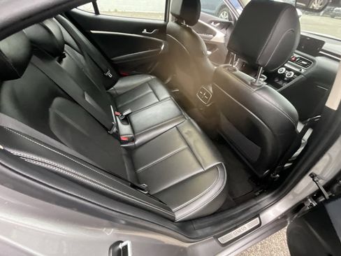 Used 2022 Genesis G70 2.0T image 27