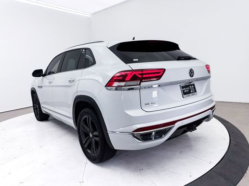 Used 2020 Volkswagen Atlas Cross Sport SE w/ Panoramic Sunroof Package image 14