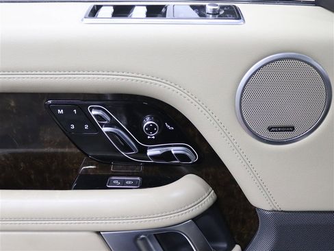 Used 2020 Land Rover Range Rover HSE image 36