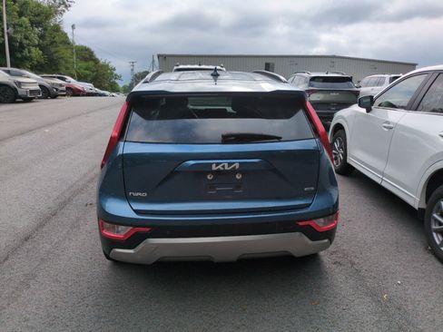 Used 2023 Kia Niro EX Touring FWD image 4