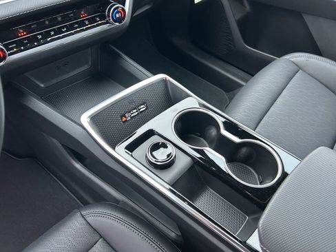 New 2026 Chevrolet Equinox LT w/ Convenience Package II image 35