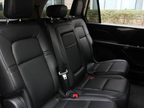 Used 2023 Lincoln Aviator AWD image 20