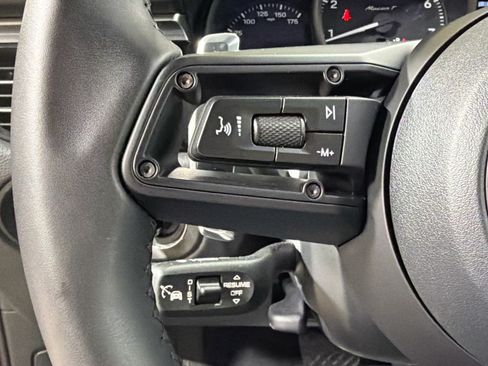 Certified 2026 Porsche Macan Turbo AWD/4WD image 36