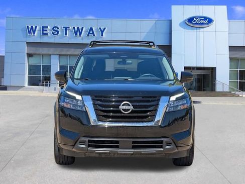 Used 2023 Nissan Pathfinder SV image 8